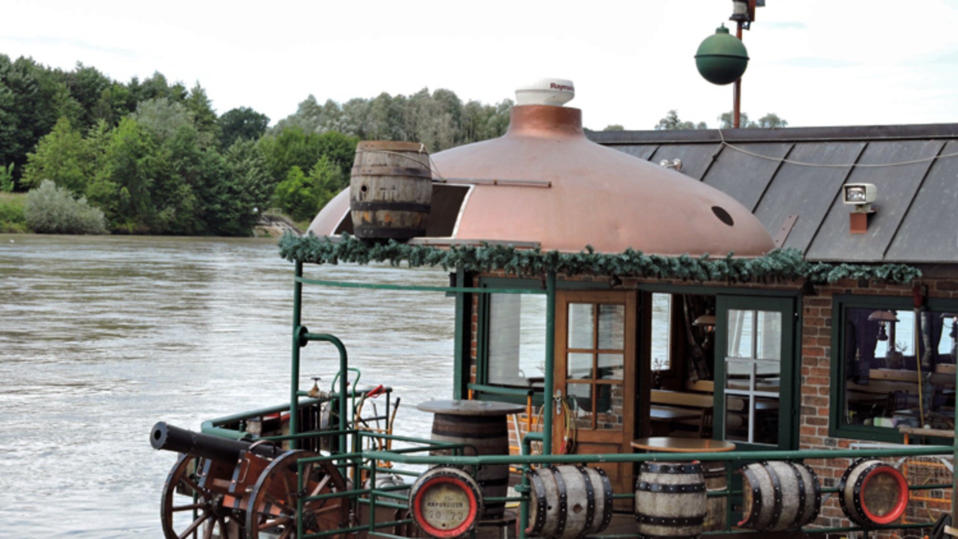 Kanonenbräu Innschifffahrt © Schärding Tourismus Kanonenbräu Innschifffahrt © Schärding Tourismus